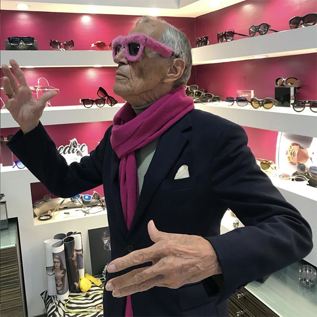 Freck Vreeland sunglasses and pink